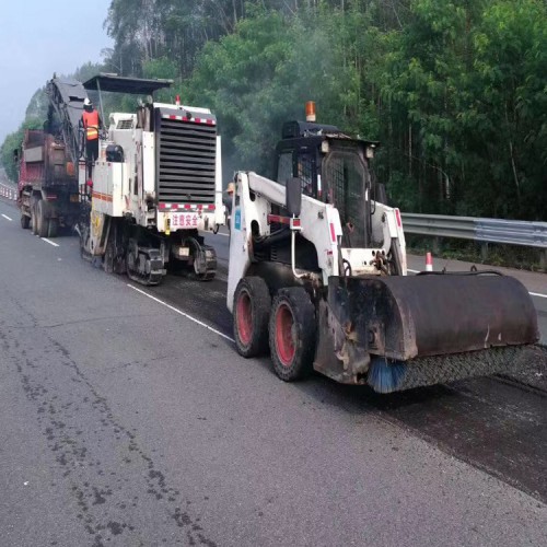 滑移装载机扫路机 扫地机 30装载机清扫车