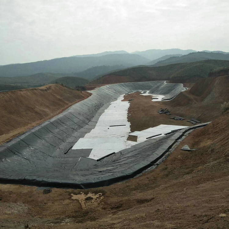 中卫耐老化400g复合土工膜 尾矿库防渗膜 养殖废水池防渗HDPE土工膜