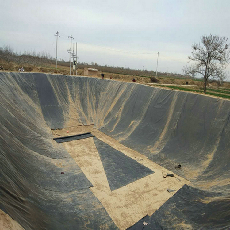 垃圾填埋库区新建渗沥液调节池HDPE土工膜