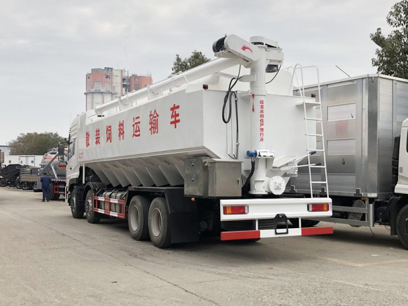 东风前四后八饲料车10