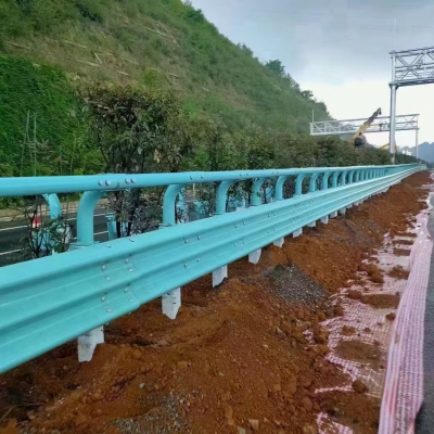 乡村道路使用护栏多少钱